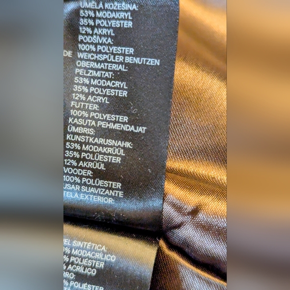 New, H&M Women’s Beige Stylish Lightweight Faux Fur Vest. Size 4 - Picture 13 of 13